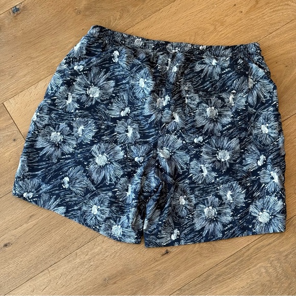 Men’s Abercrombie and Fitch Swim Trunks - Picture 2 of 10